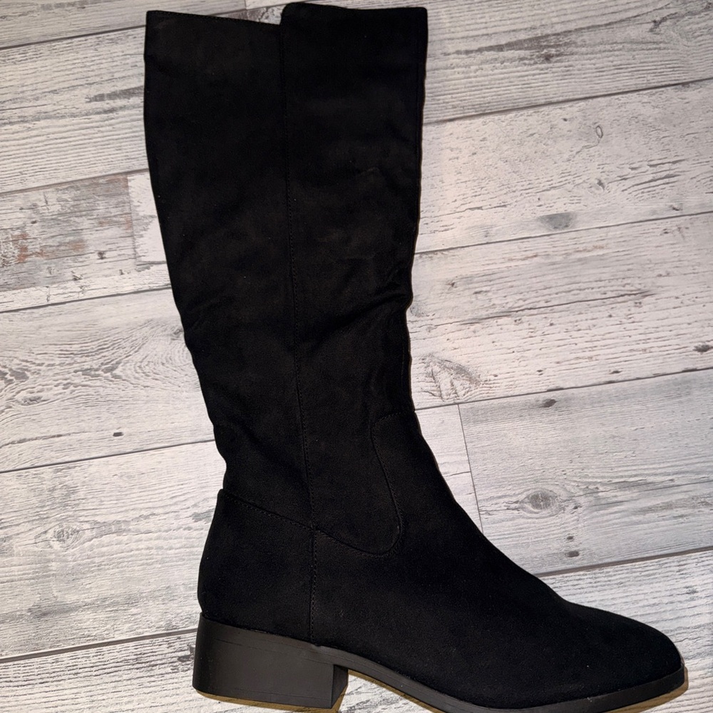NIB Style & Co suede boots